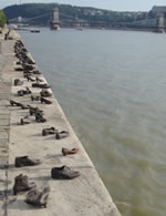 Sapatos no Danubio Budapeste